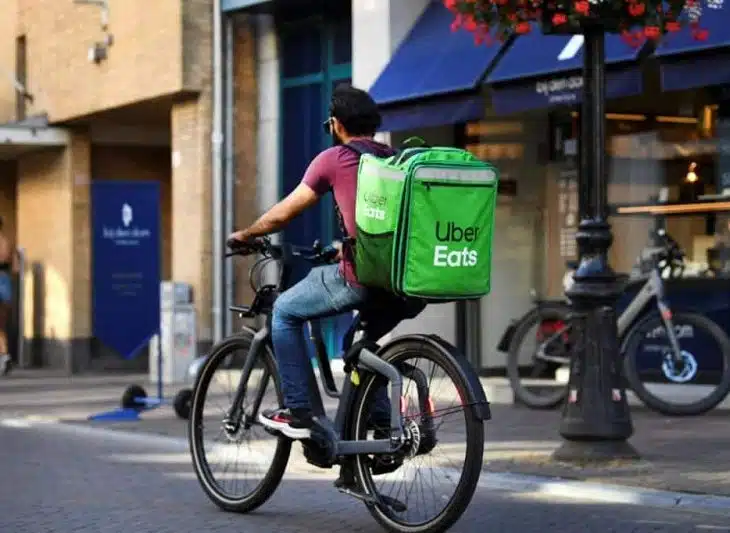 Quel est le revenu d'un livreur Uber Eats
