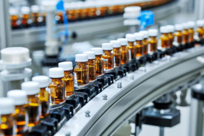 Contract development & manufacturing : guide complet pour l’industrie pharmaceutique