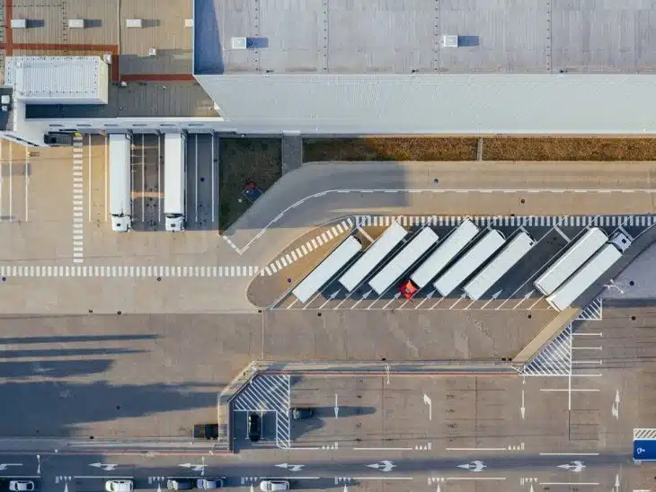 Les avantages liés à l'utilisation d'une plateforme logistique en usine